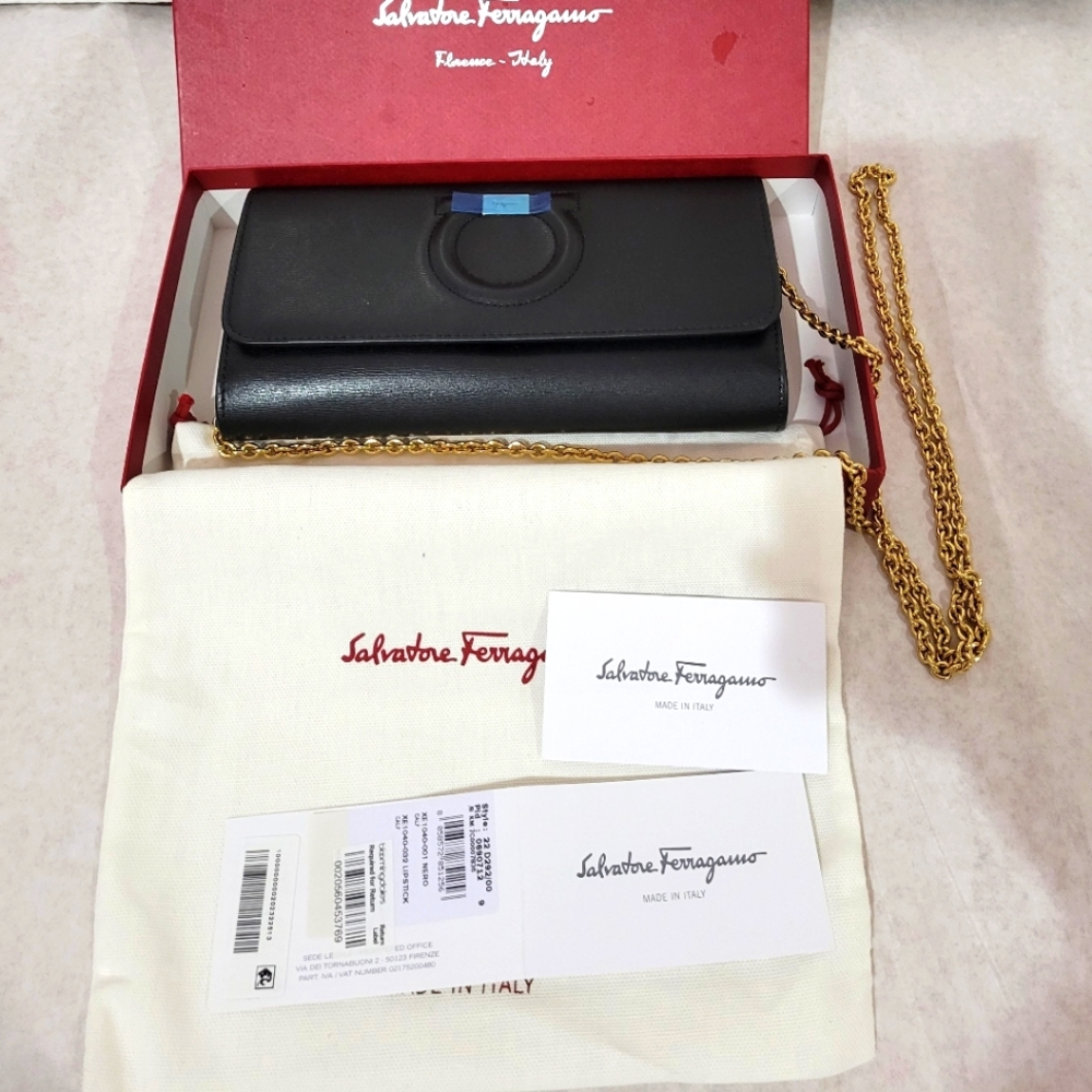 Auth Salvatore Ferragamo Gancini Chain Wallet Clutch Crossbody black leather